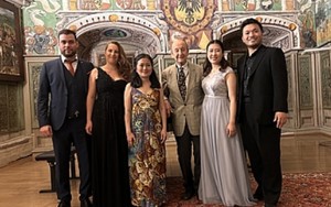 Josef Loibl, Miku Nishimoto-Neubert, Annette Dasch, Violeta Urmana, Mihoko Fujimura, Ante Jerkunica und Alexandra
                                 Petersamer beim Abschlussabend des Meisterkurses Gesang im Schloss Goldegg
                                 
