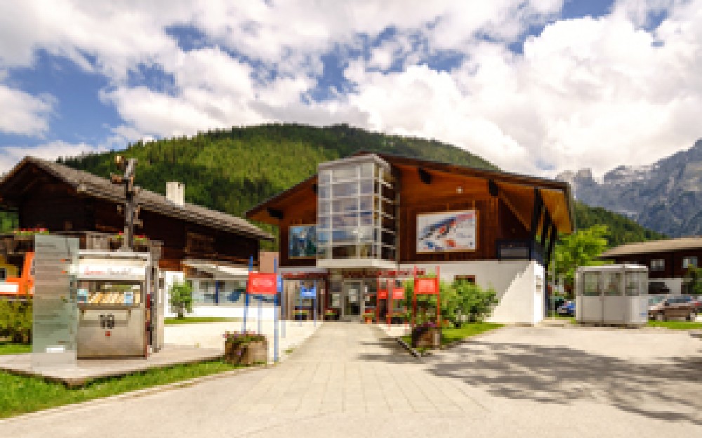 Außenansicht des Salzburger FIS Landesskimuseums