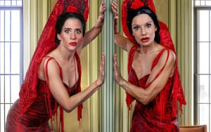 Szenenbilde aus der schnellen und verrückten Screwball-Comedy
                                 Neue Bühne Wien