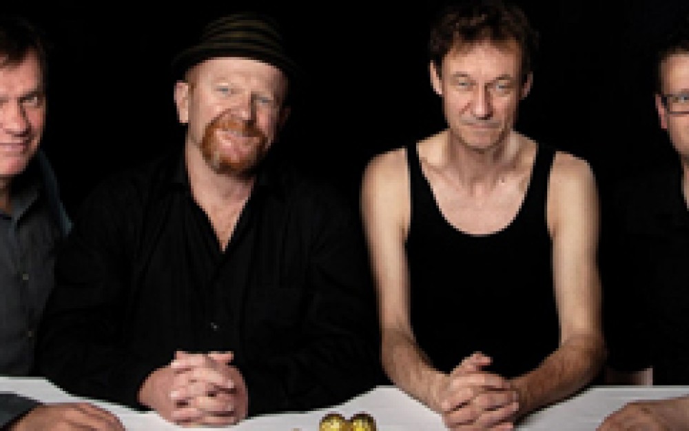 Kabarett + Rock + Pop + Sweet christkindlein songs vom
                                                Allstar-Kartell des organisierten Frohlockens: Edi Jäger & “the godfathers of advent”: Philipp Kopmajer, Alex Meik und Stefan
                                                Schubert.